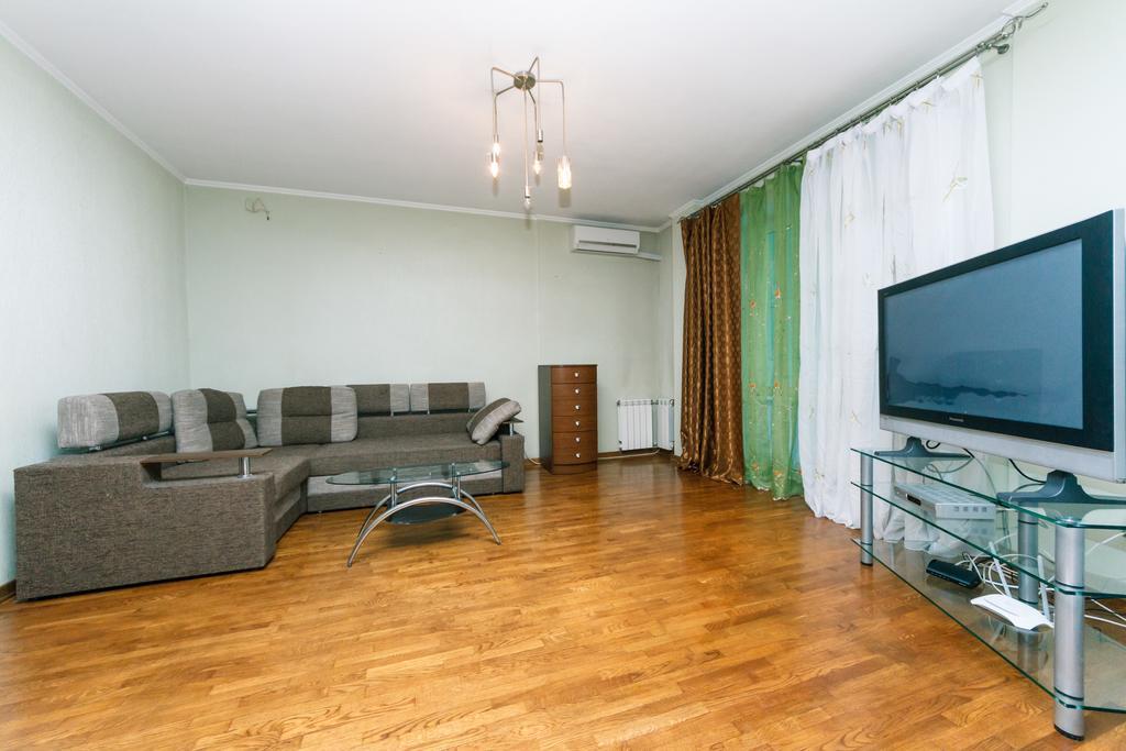 Two-Storey Apartment Near Iec Kiev Luaran gambar